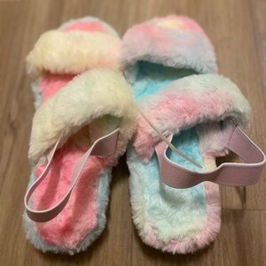 Women’s Multicolored Slippers Size 7